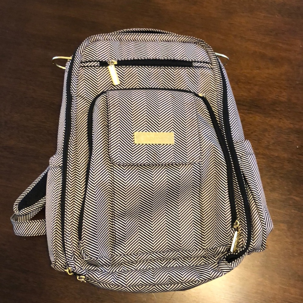 Ju ju be Be Right Back